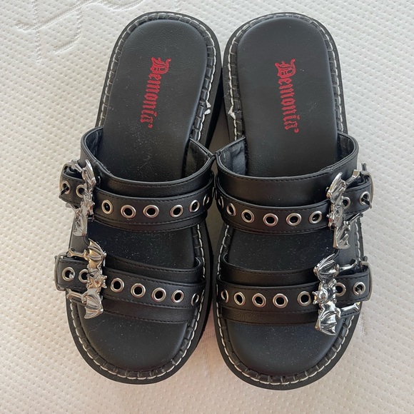Demonia Vegan Leather Emily-100 Bat Platform Sandals Size 9 - Picture 5 of 7